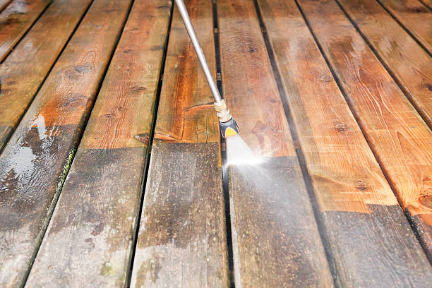 Why Choose Our Certified Pressure Washing Experts for Your Project Needs in Geneva, FL?